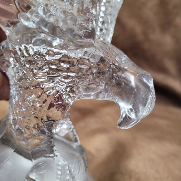 Eagle Art Glass Statue Figure on Frosted Rock Open Wings Patriotic Paperweight - Picture 5 of 11